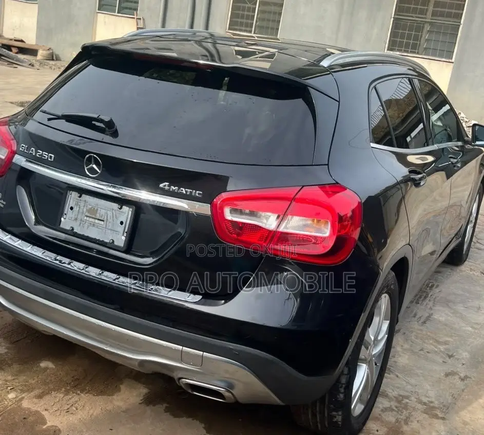 Mercedes-Benz GLA 250 2017 Black