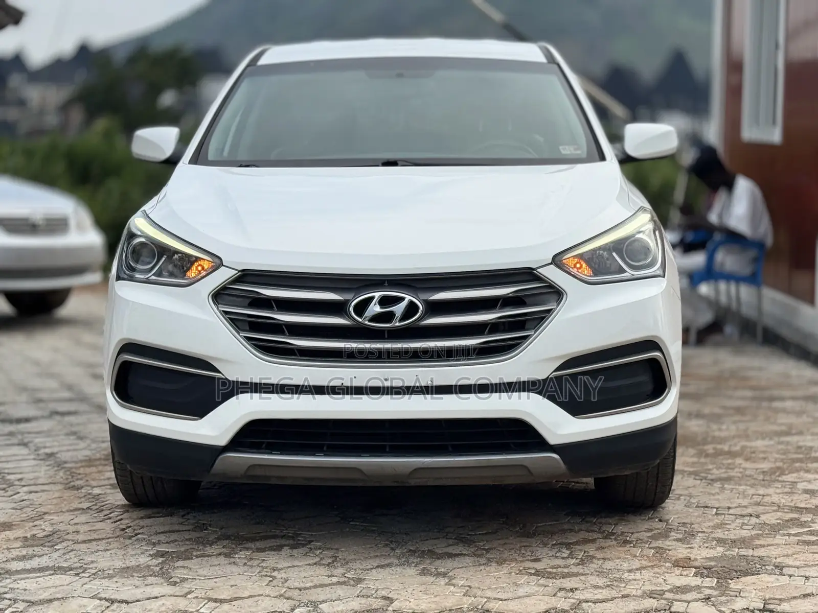 Hyundai Santa Fe SE Ultimate AWD 2018 White