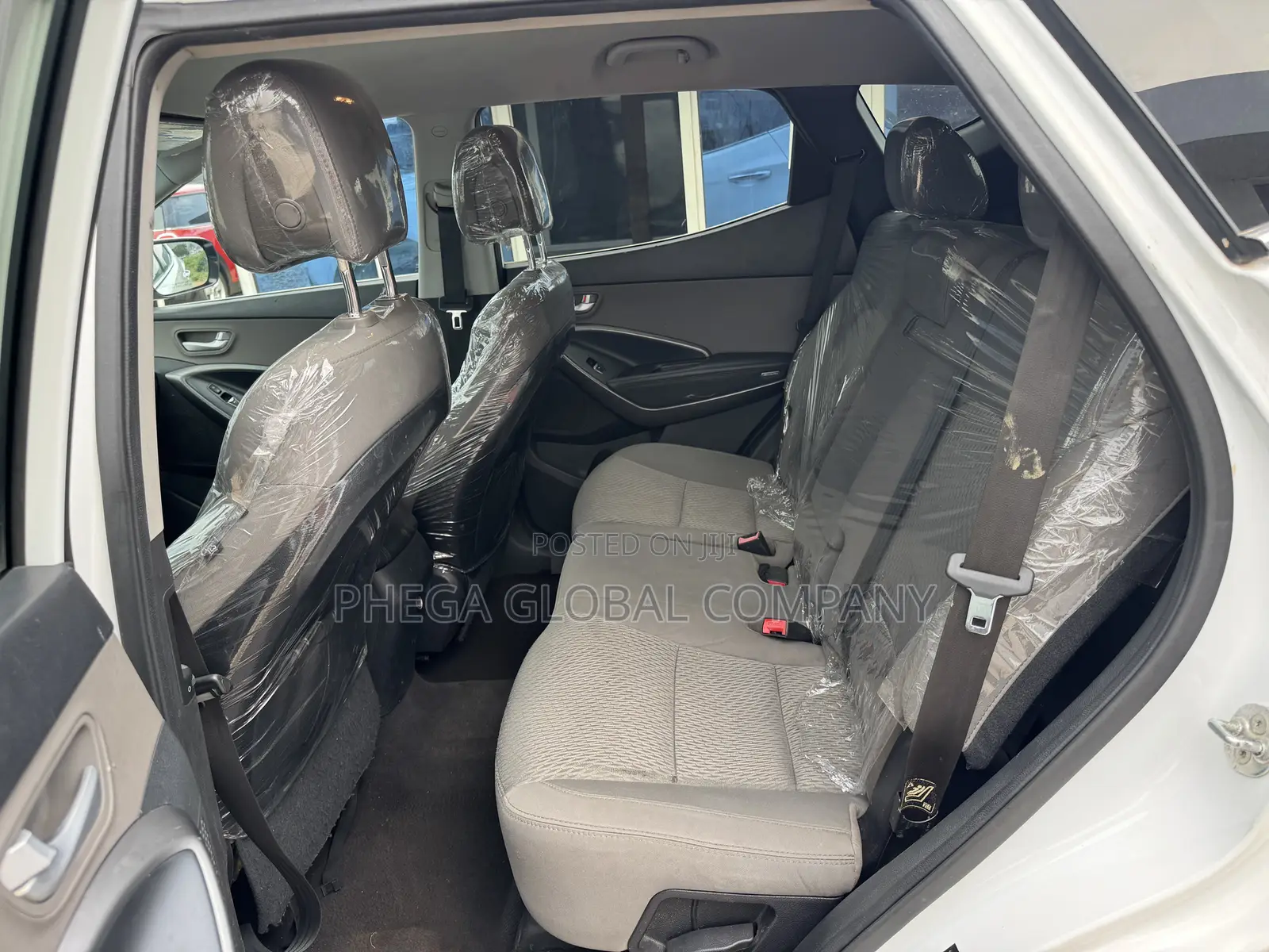 Hyundai Santa Fe SE Ultimate AWD 2018 White