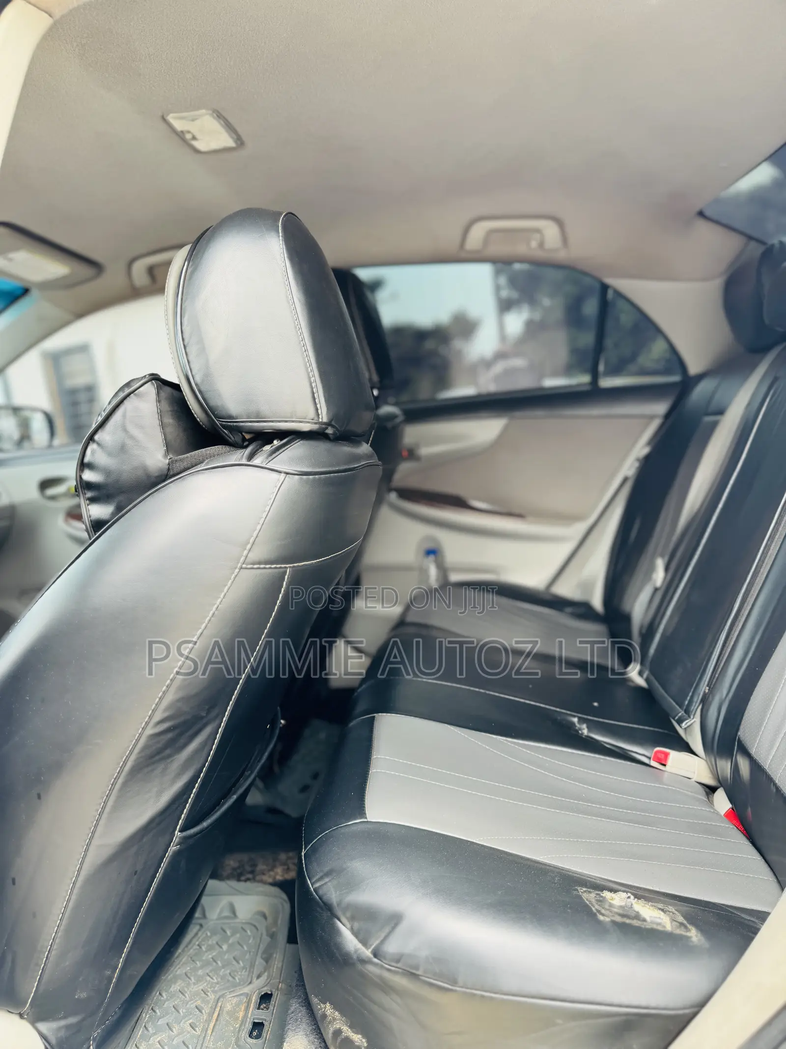 Toyota Corolla LE Special Edition 4dr Sedan (1.8L 4cyl 4A) 2013 Silver