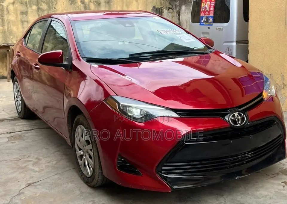Toyota Corolla SE (1.8L 4cyl 2A) 2018 Red