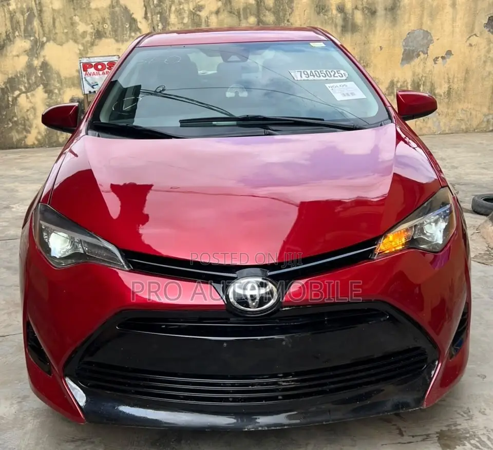 Toyota Corolla SE (1.8L 4cyl 2A) 2018 Red