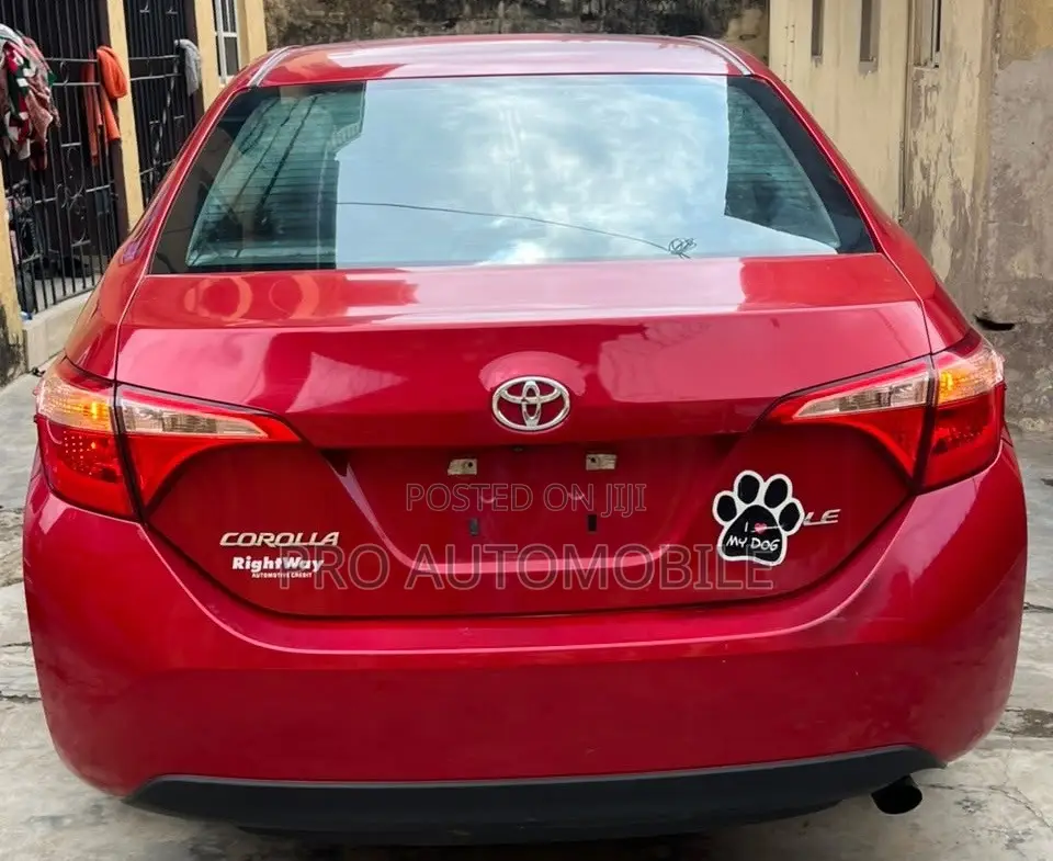 Toyota Corolla SE (1.8L 4cyl 2A) 2018 Red