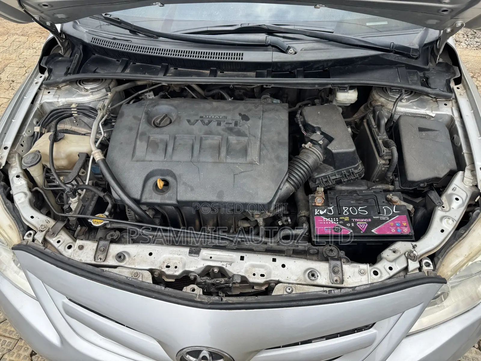 Toyota Corolla LE Special Edition 4dr Sedan (1.8L 4cyl 4A) 2013 Silver
