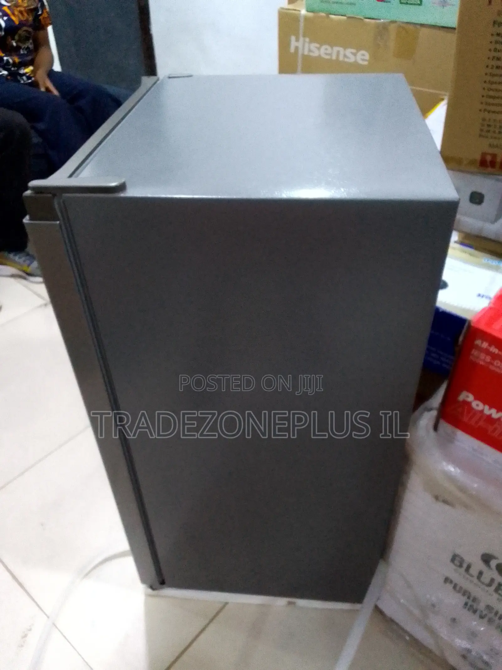 The Hisense REF093DRR 90L Refrigerator Is a Convenient Appliance for E