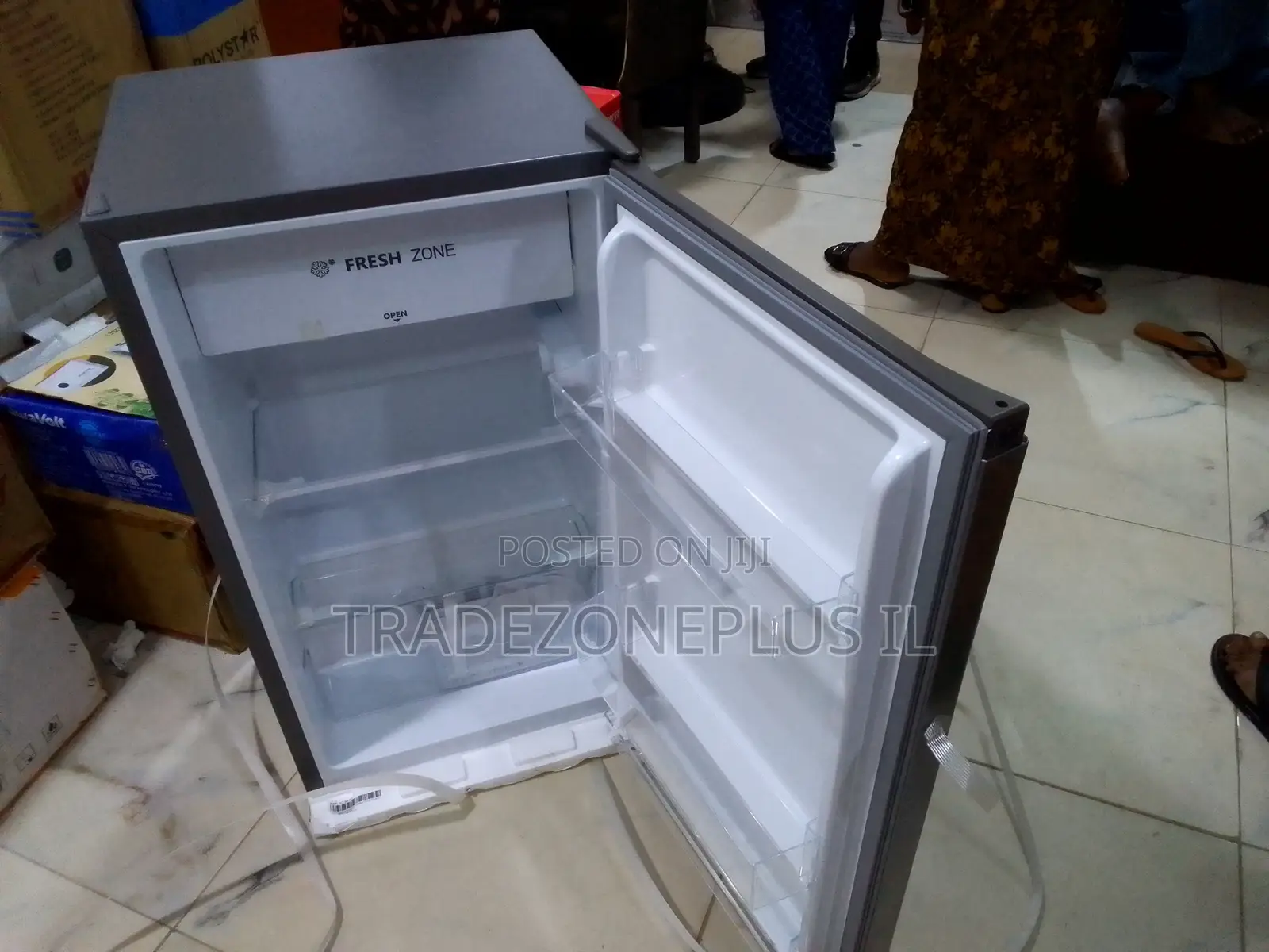 The Hisense REF093DRR 90L Refrigerator Is a Convenient Appliance for E