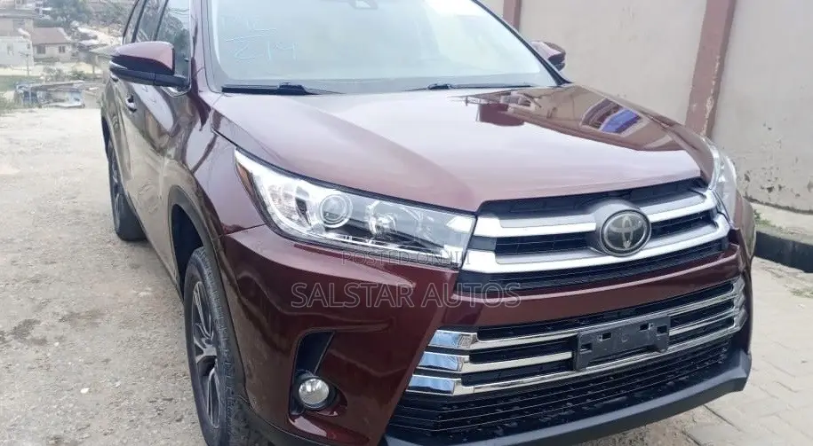 Toyota Highlander LE V6 2019 Burgundy