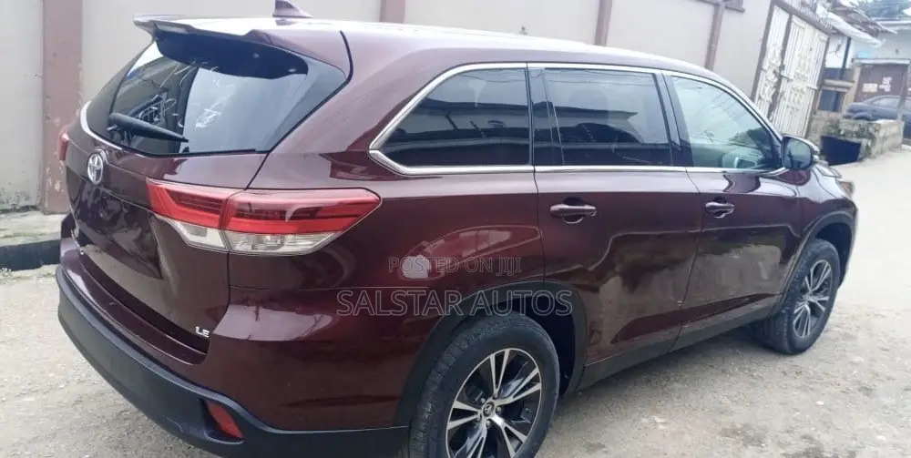Toyota Highlander LE V6 2019 Burgundy