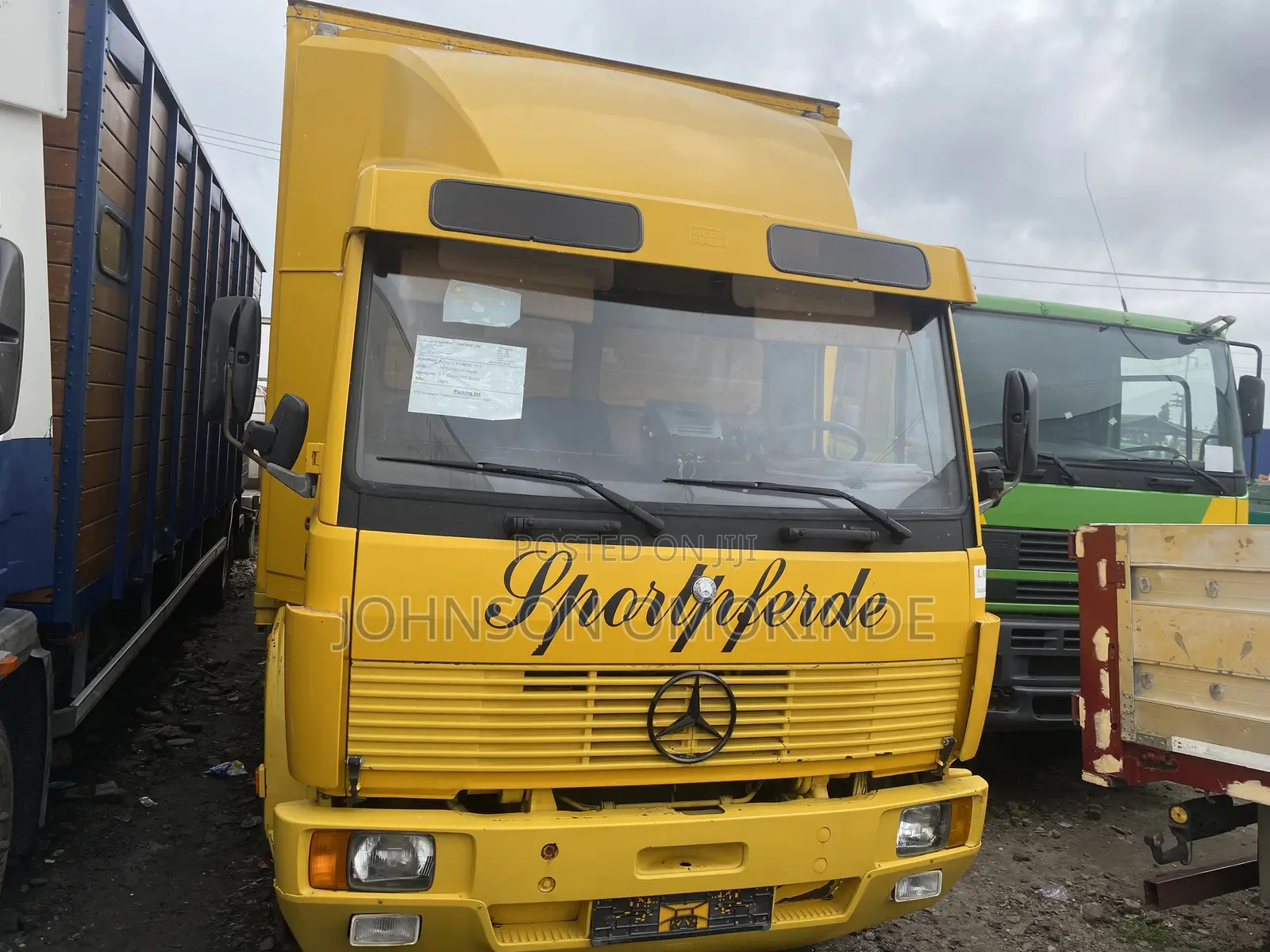 Mercedes Benz 1114 Container
