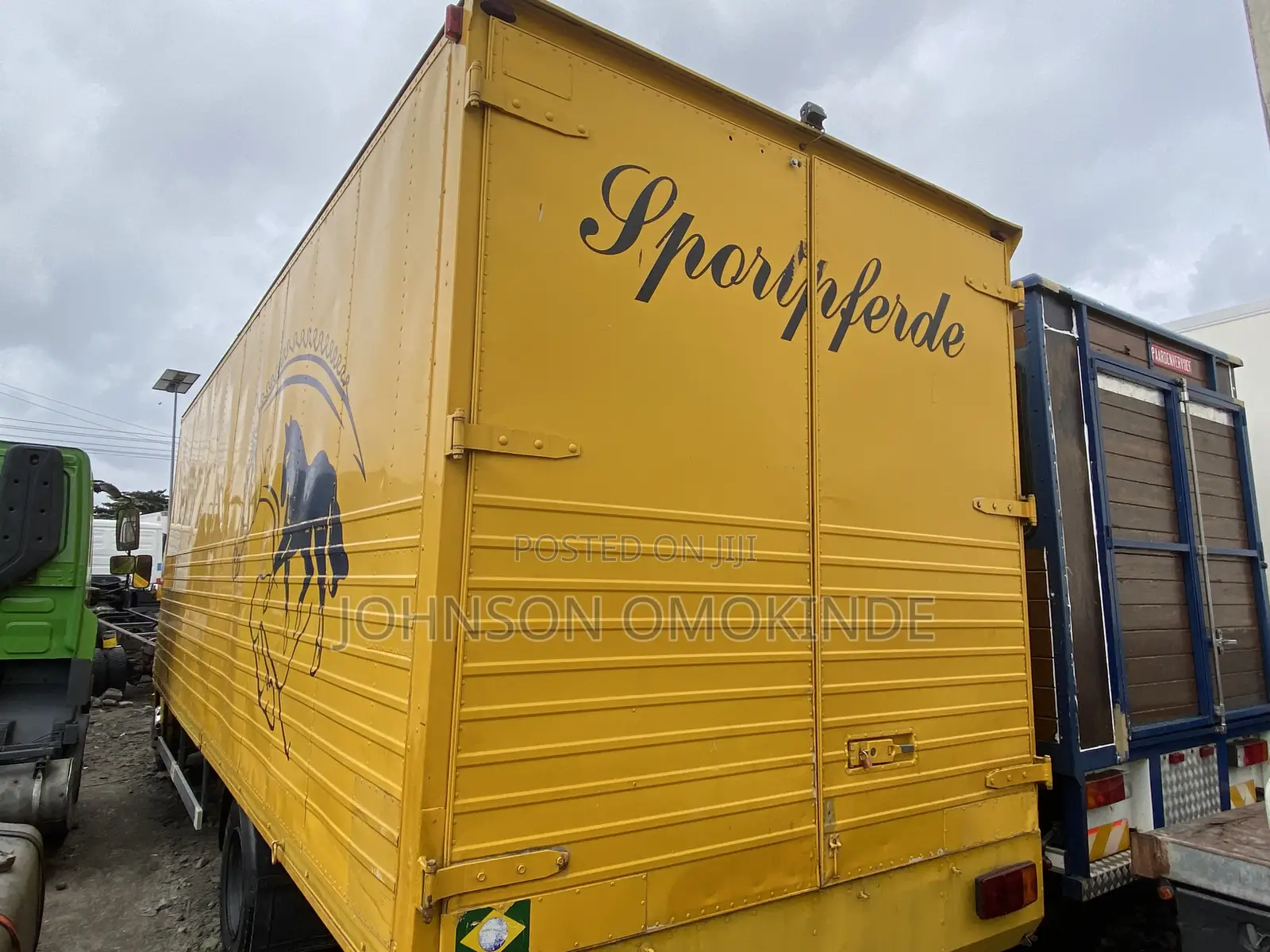 Mercedes Benz 1114 Container