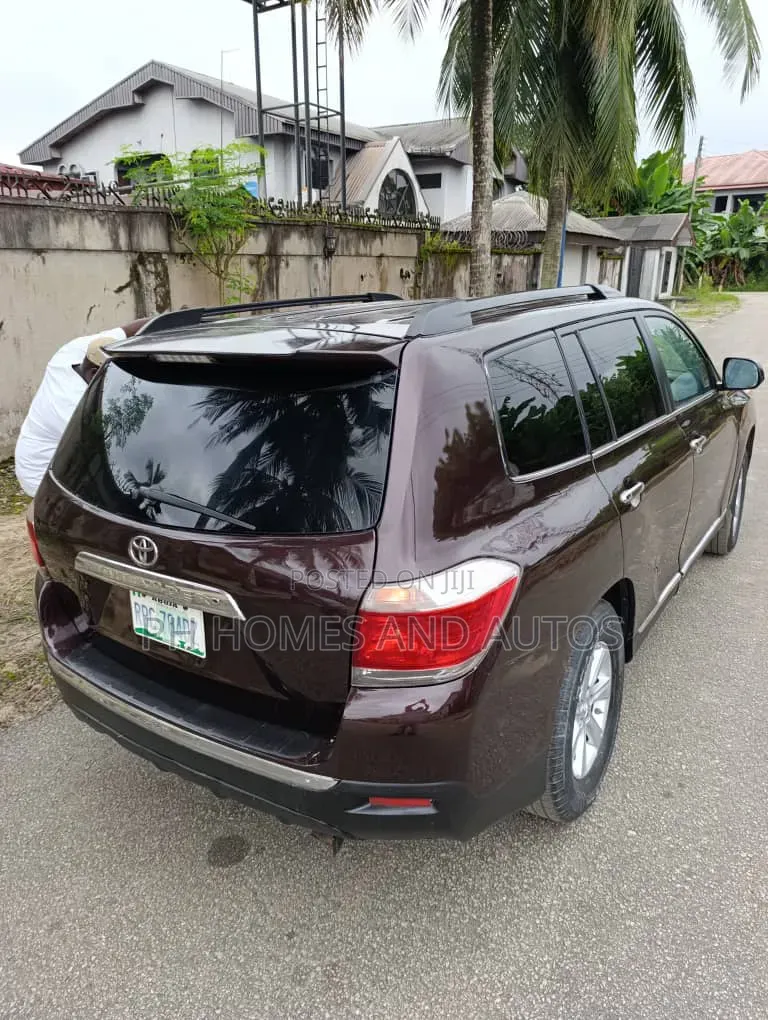 Toyota Highlander 2011 Red