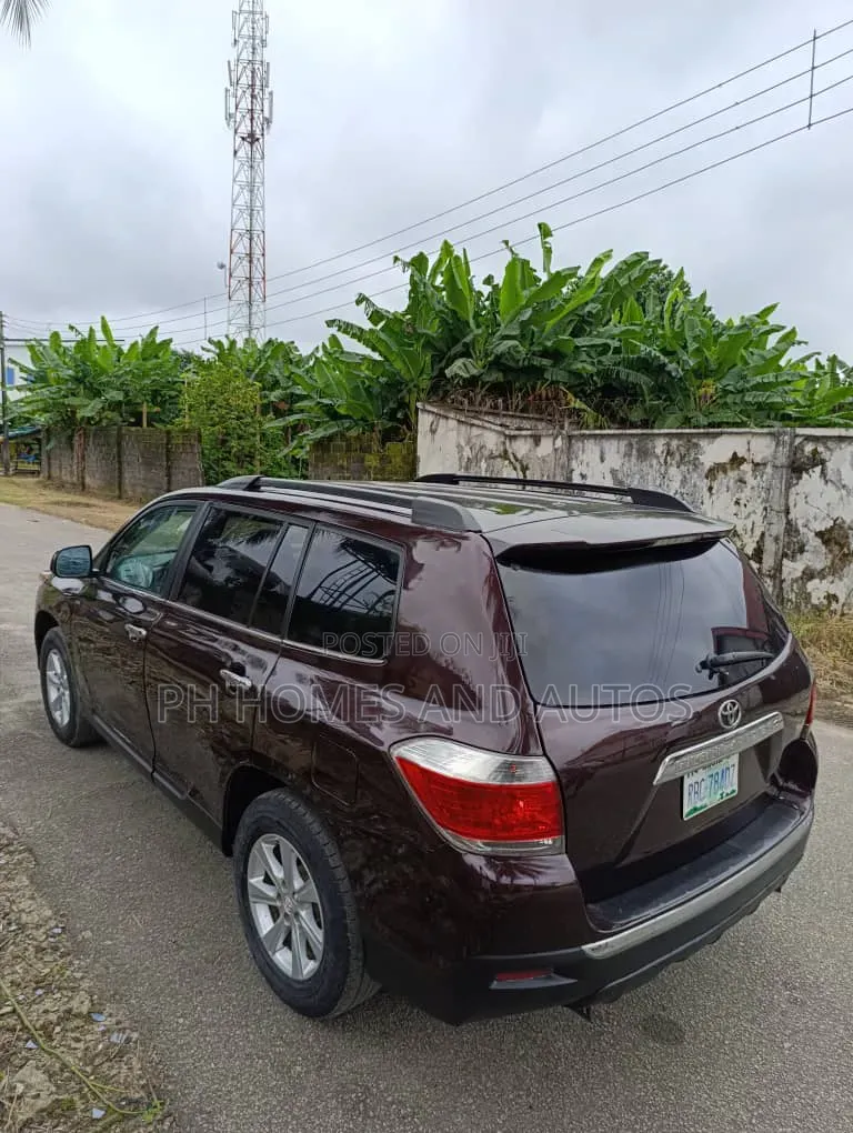 Toyota Highlander 2011 Red