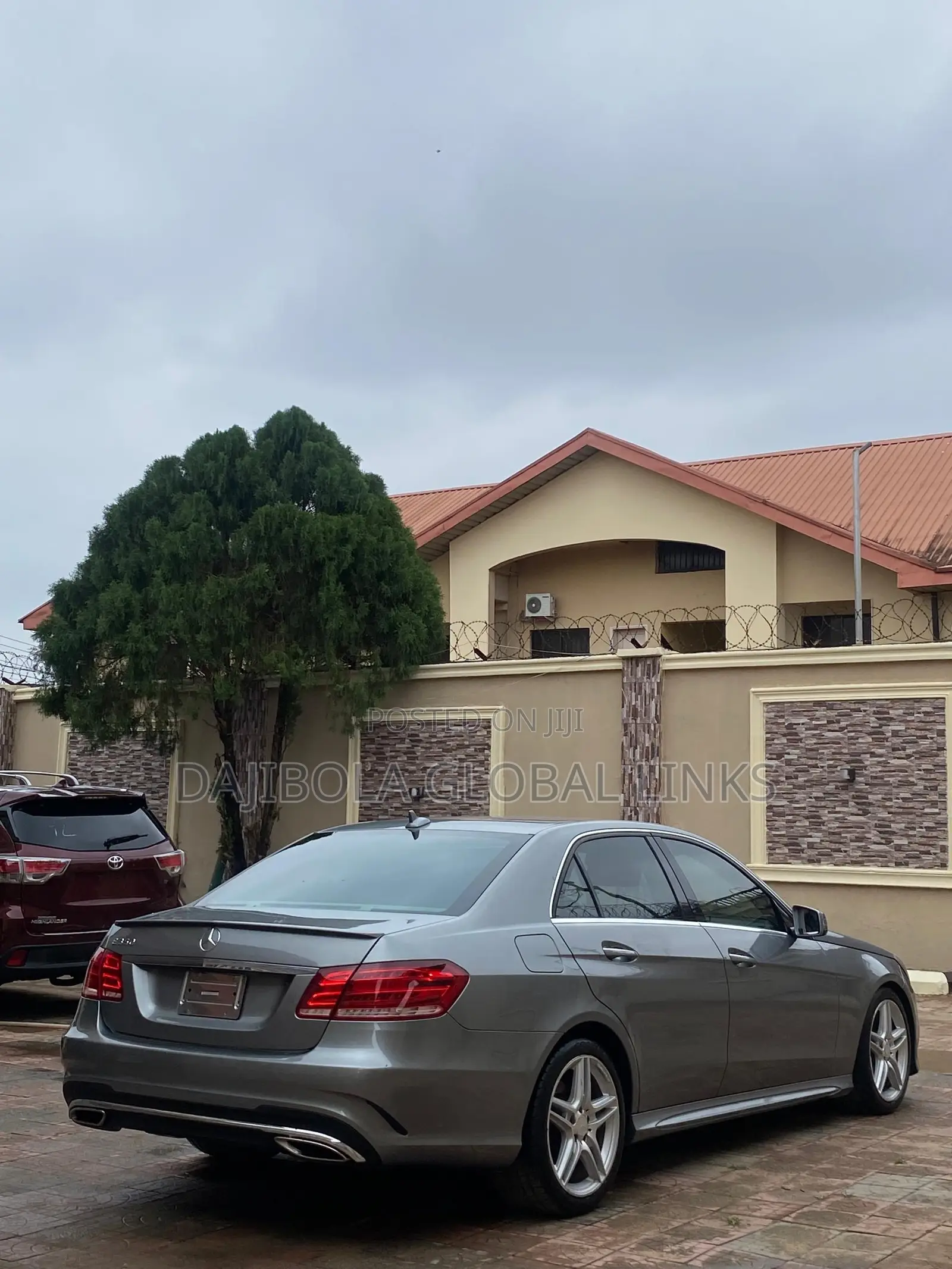 Mercedes-Benz E350 Base 4dr Sedan RWD (3.5L 6cyl 7A) 2014 Gray