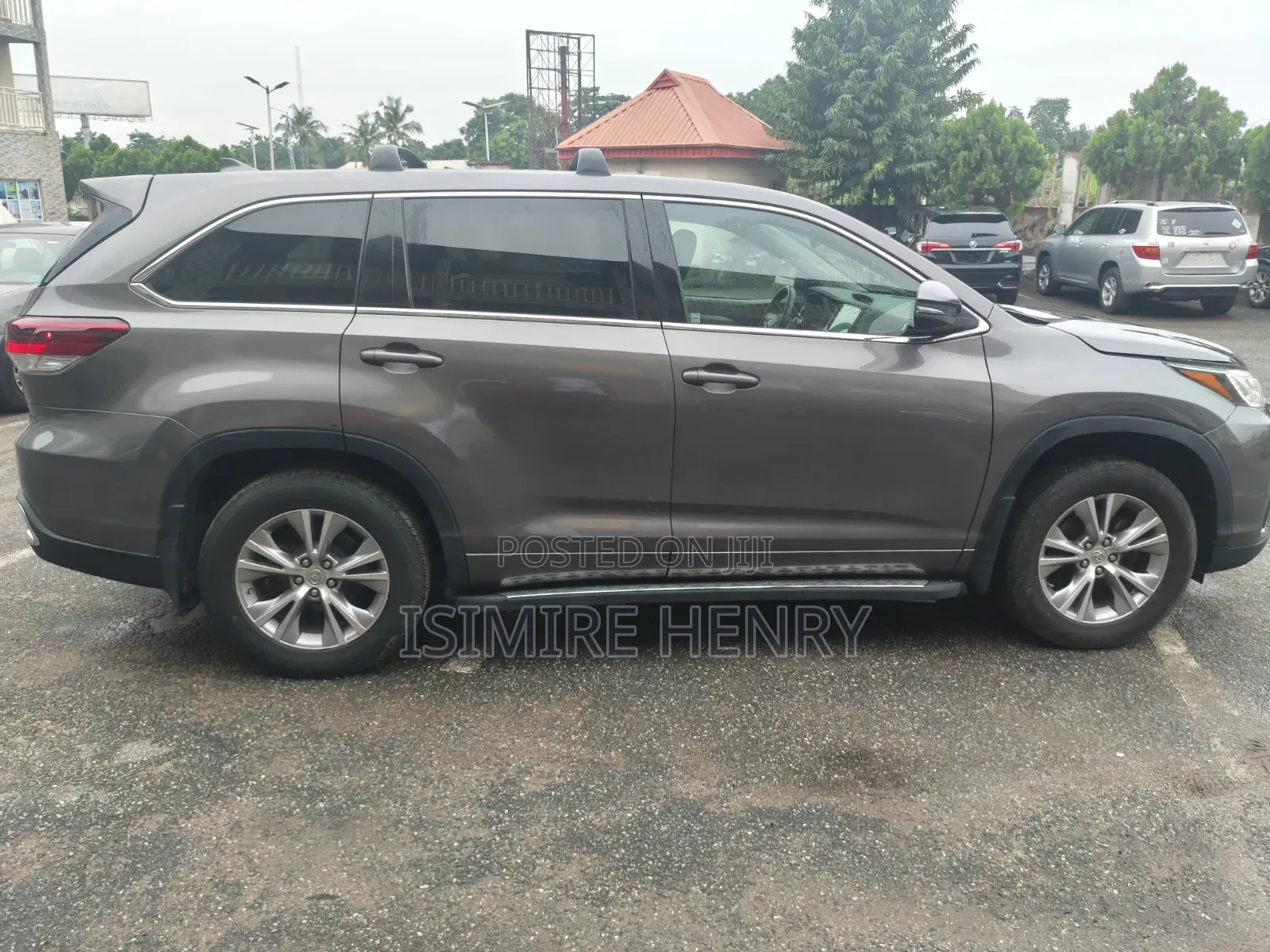 Toyota Highlander LE 4dr SUV AWD (3.5L 6cyl 6A) 2015 Gray
