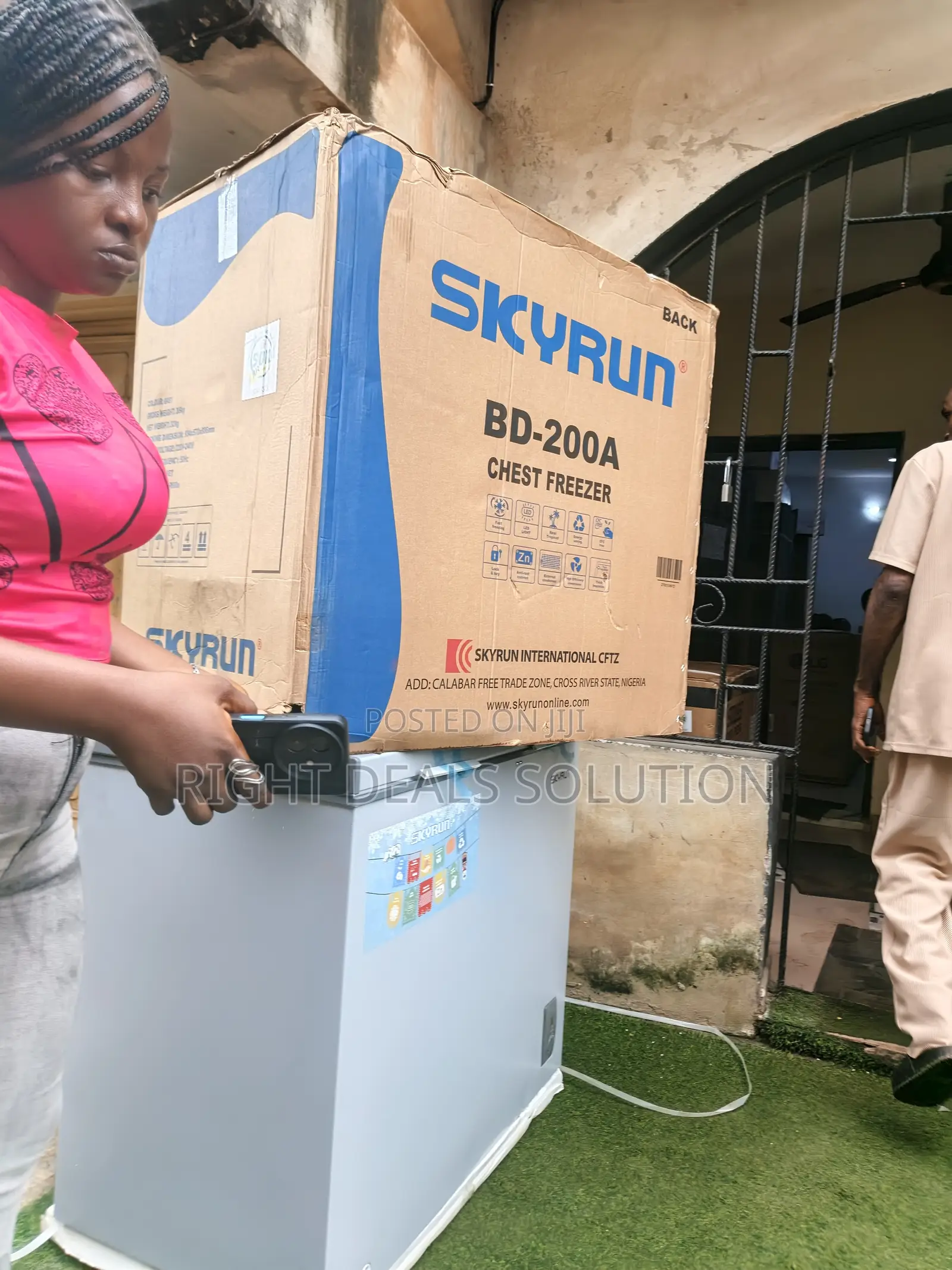 Keep Your Frozen Products Organised With Skyrun BD 200A Chest Freezer