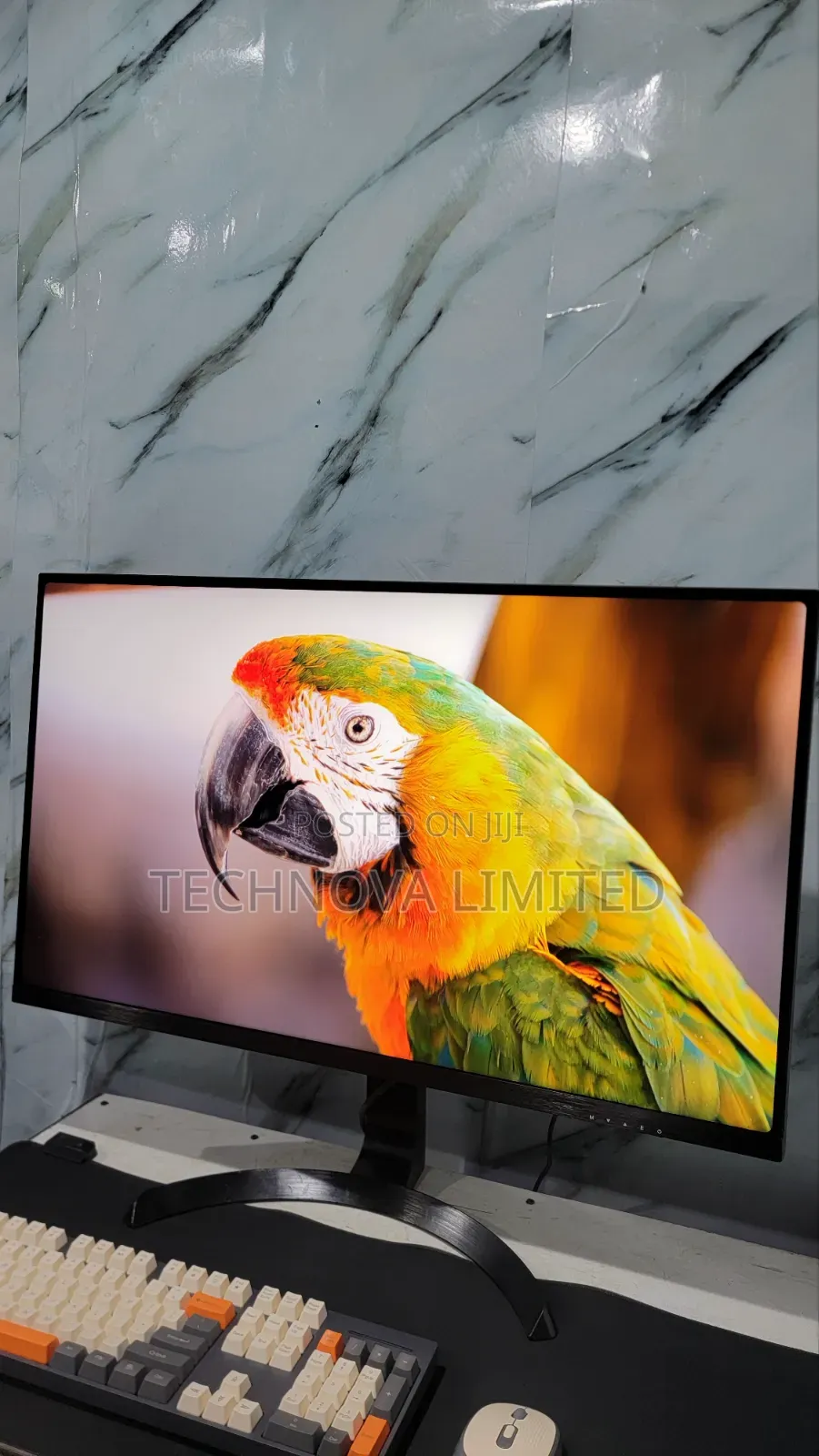Crossover 32inch 4K UHD IPS Monitor
