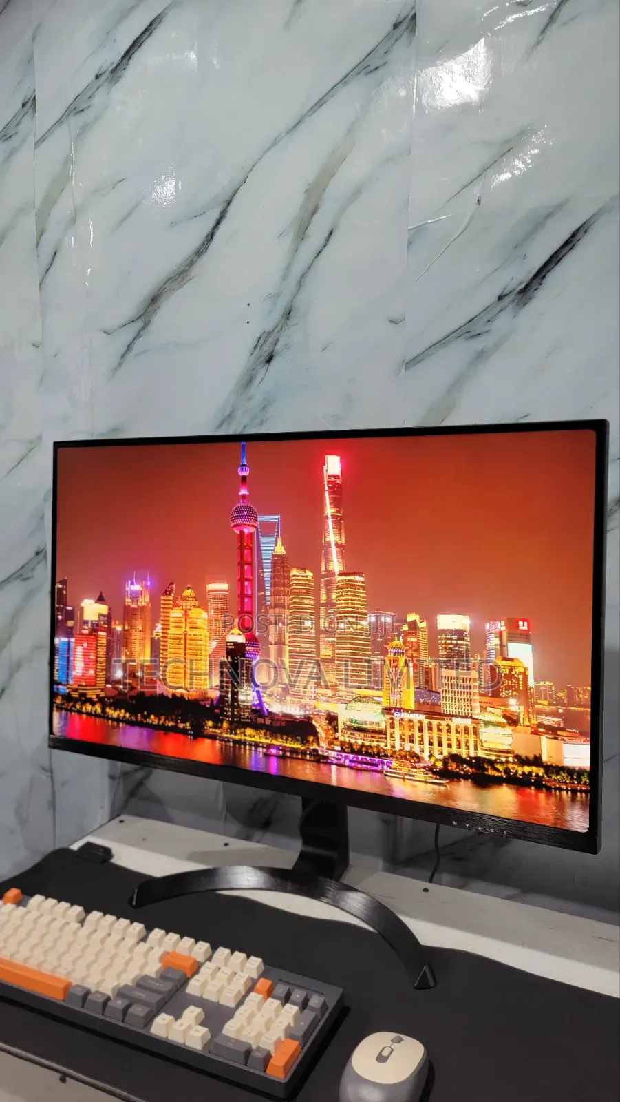 Crossover 32inch 4K UHD IPS Monitor