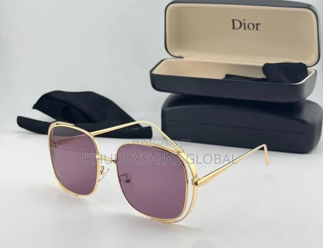 Oversized Square Metal-Framed Sunglasses Featuring Striking