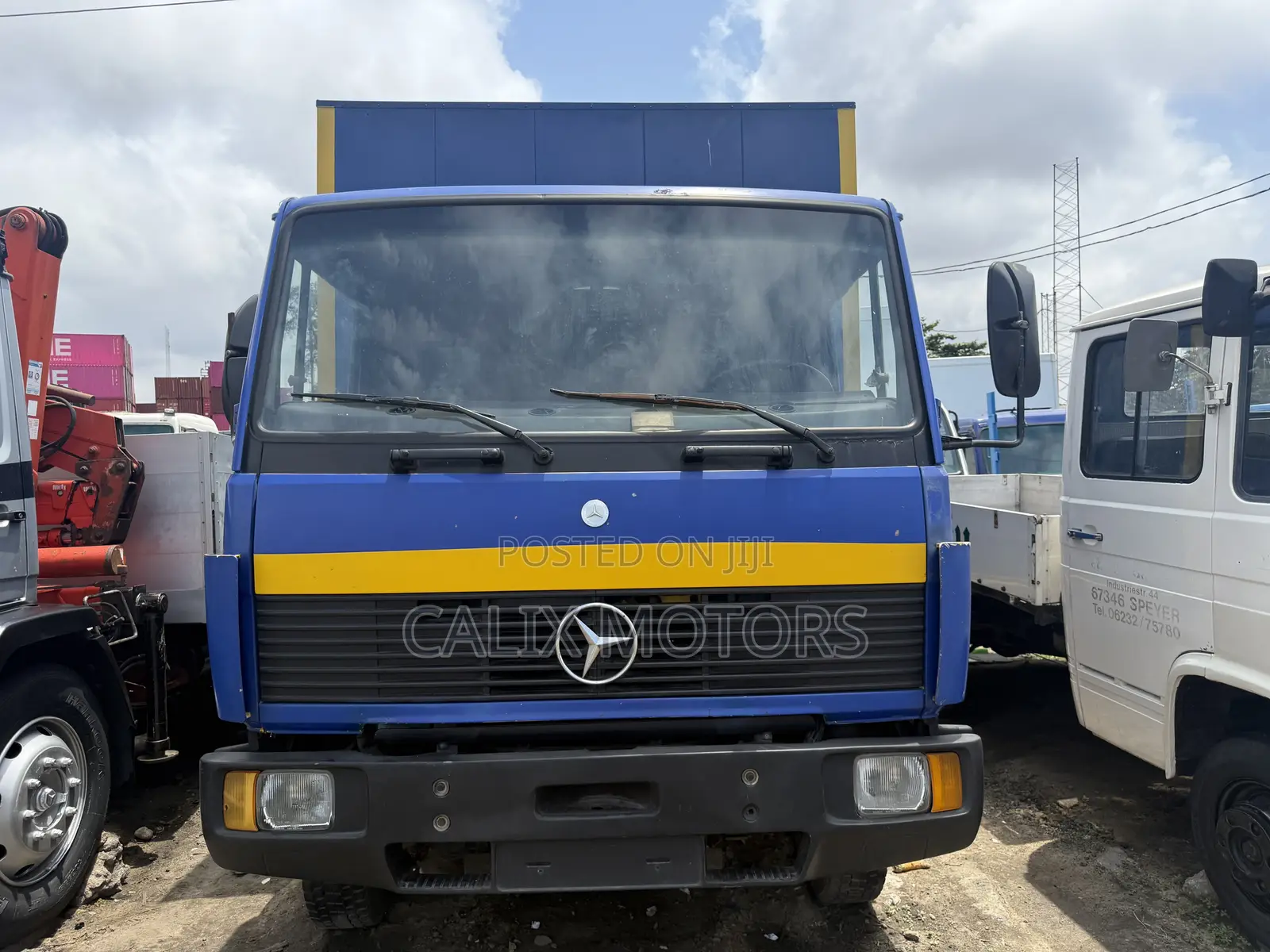 Foreign Used Mercedes Benz 814 Truck With Container Bucket.
