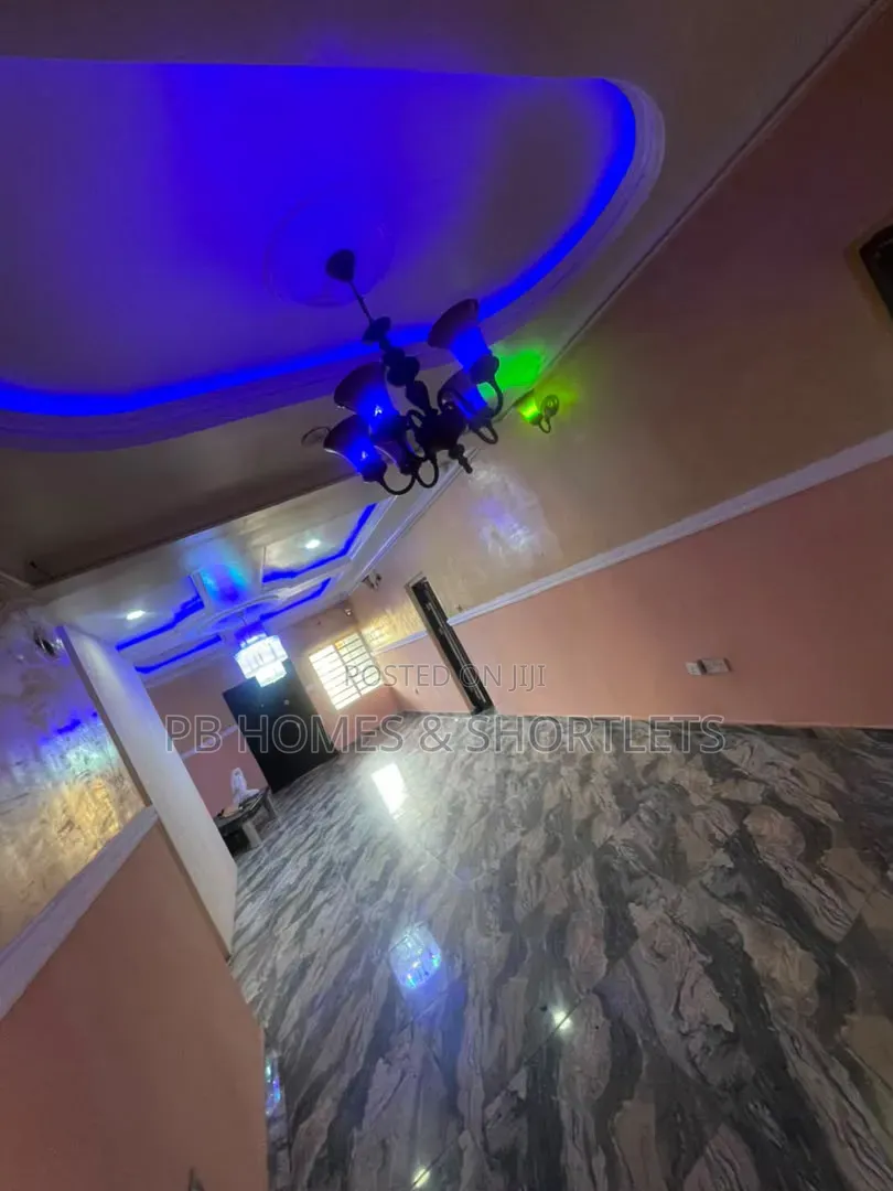3bdrm Apartment in Oke Ira / Ajah for rent