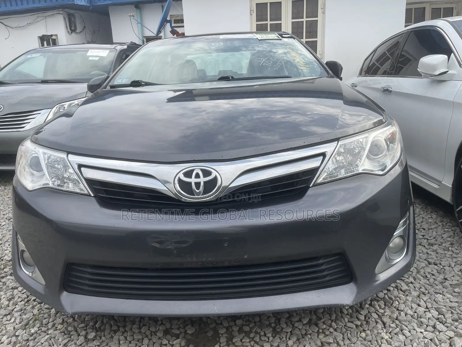 Toyota Camry XLE 4dr Sedan (2.5L 4cyl 6A) 2012 Gray