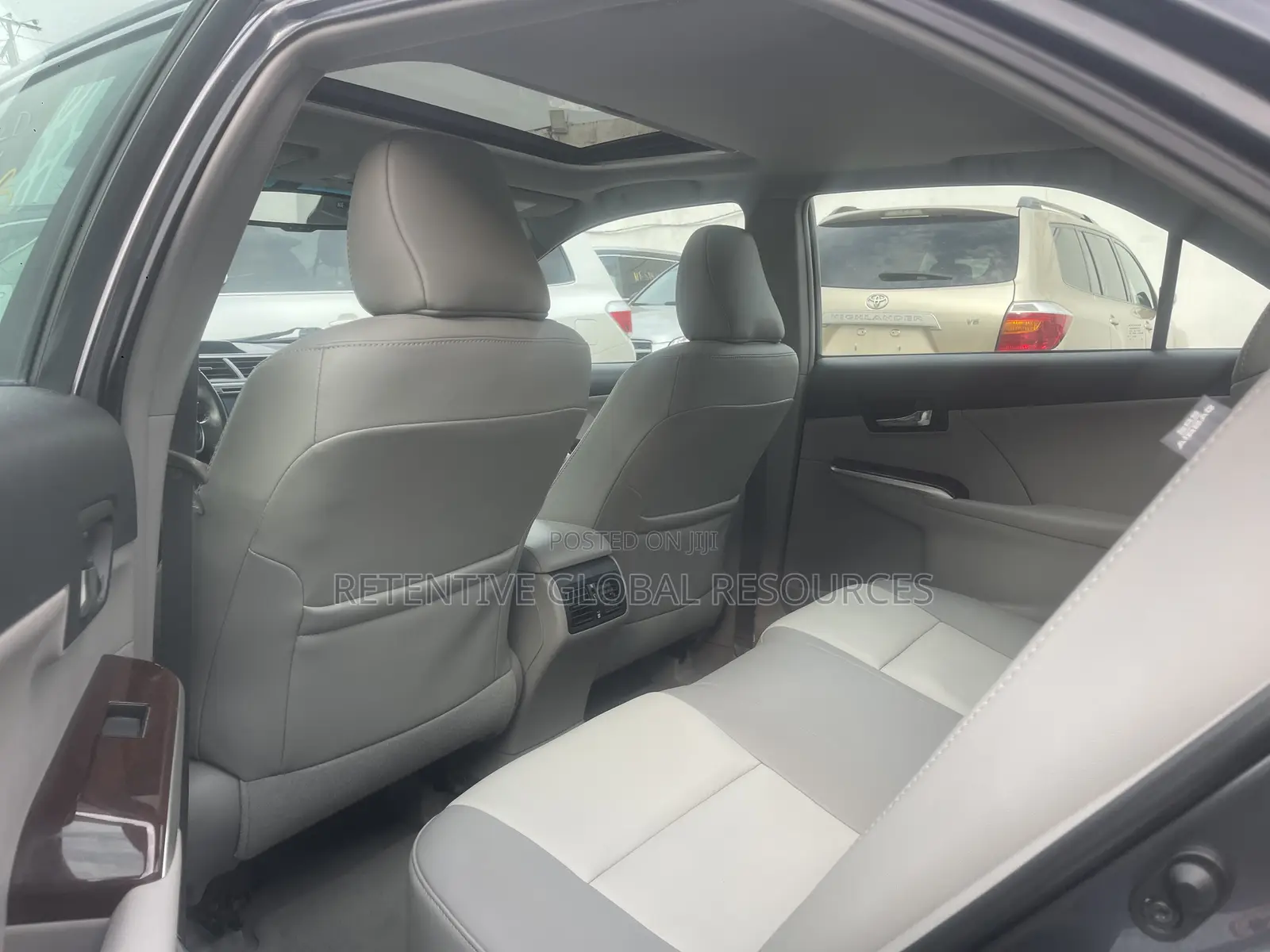 Toyota Camry XLE 4dr Sedan (2.5L 4cyl 6A) 2012 Gray
