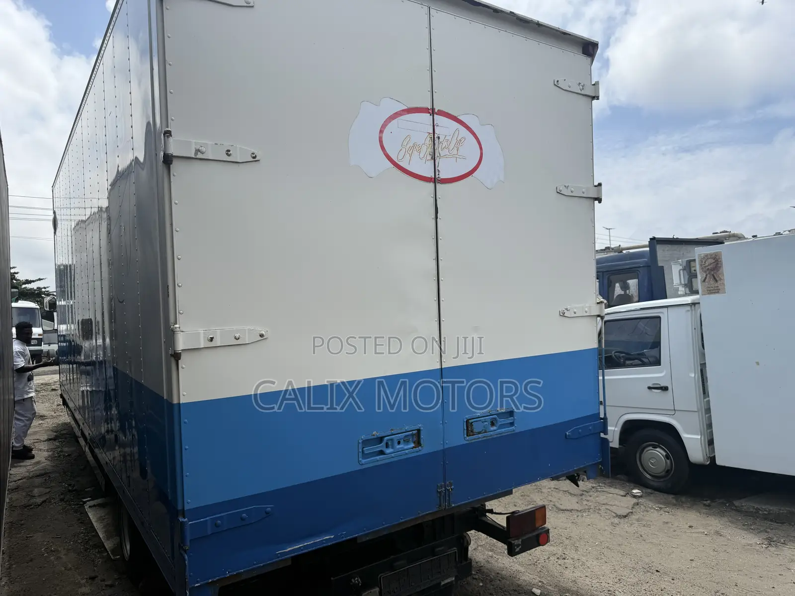 Foreign Used Mercedes Benz 814 Truck With 20feets Container Body.