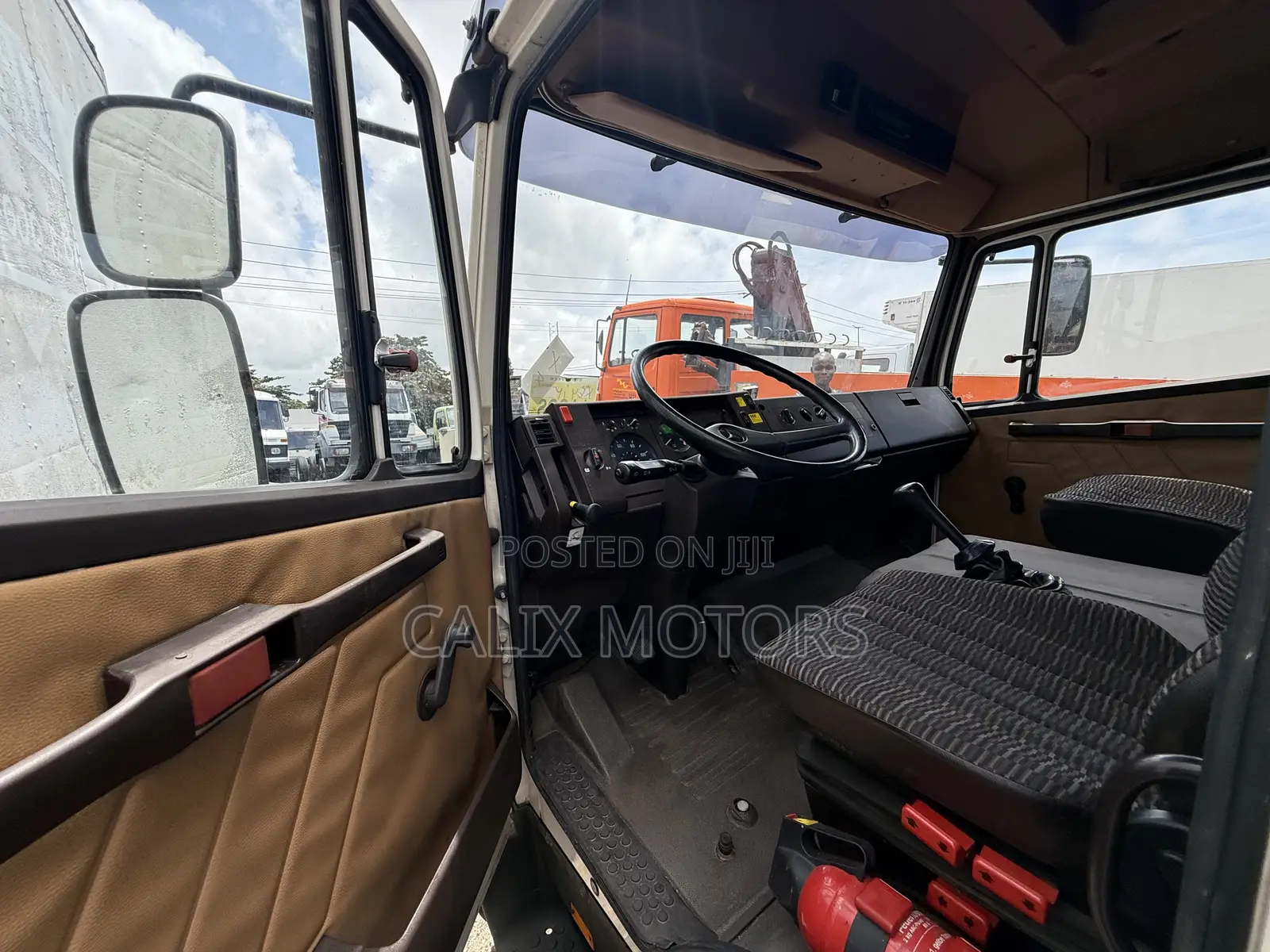 Foreign Used Mercedes Benz 814 Truck With 20feets Container Body.