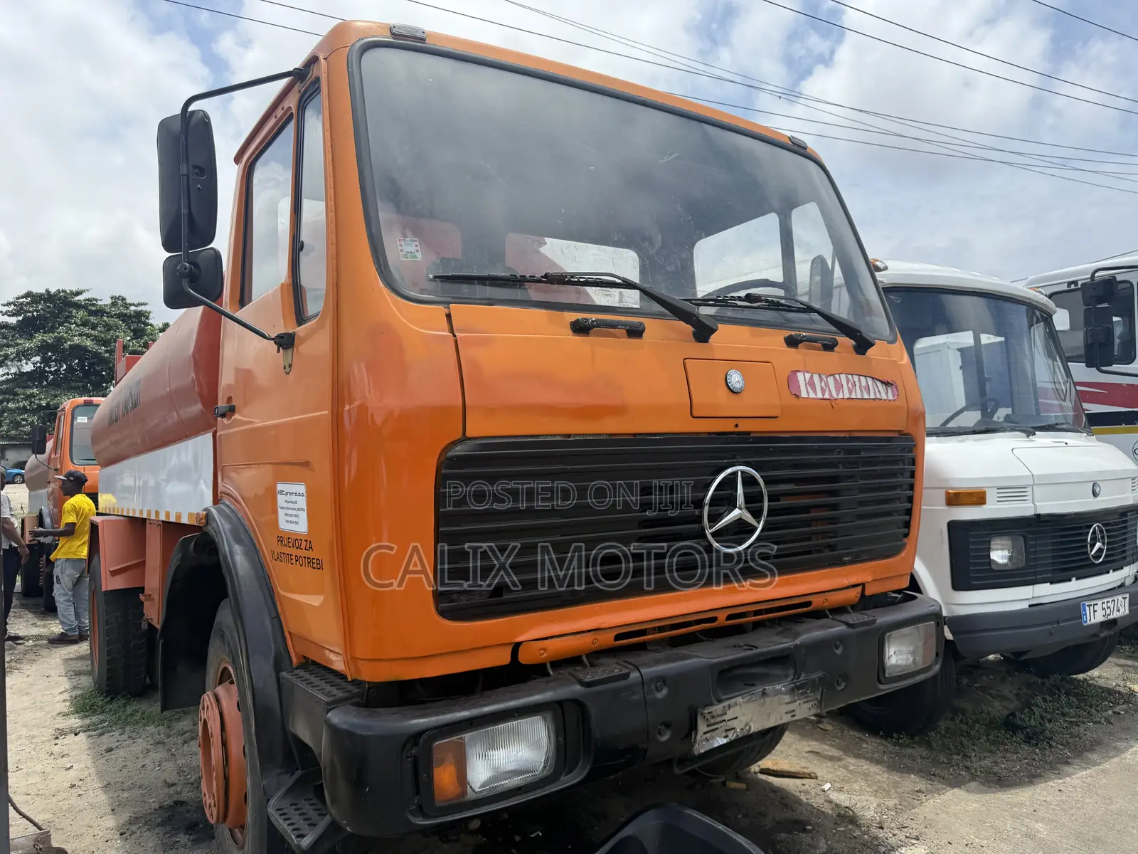 Foreign Used Mercedes Benz Water Tanker Truck.