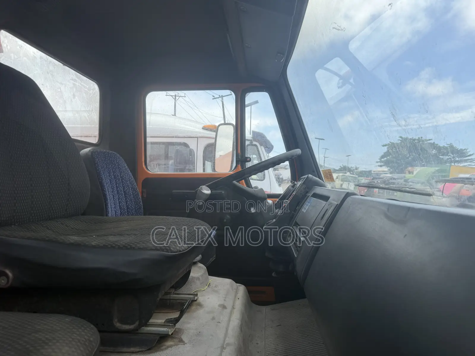 Foreign Used Mercedes Benz Water Tanker Truck.