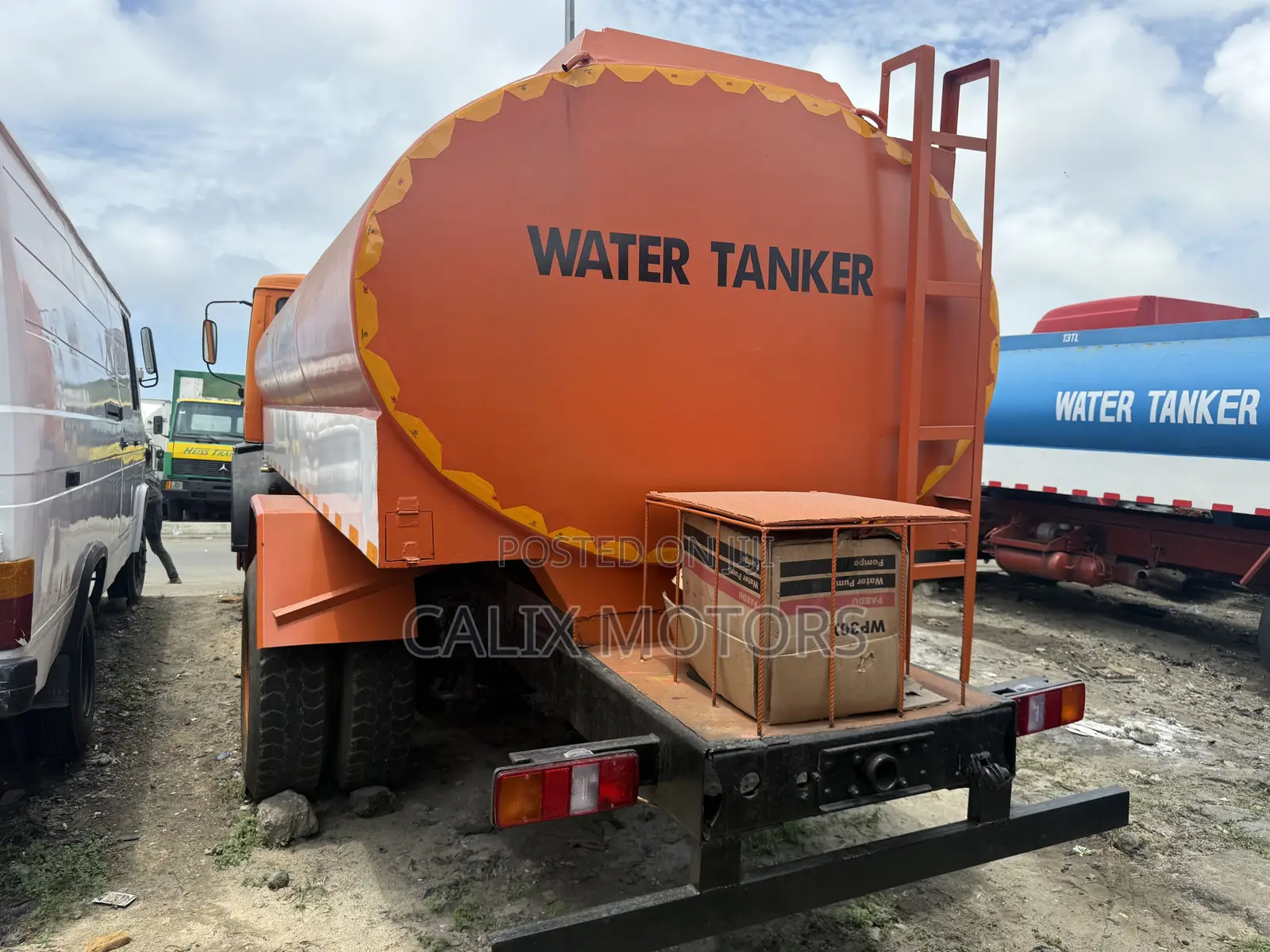 Foreign Used Mercedes Benz Water Tanker Truck.