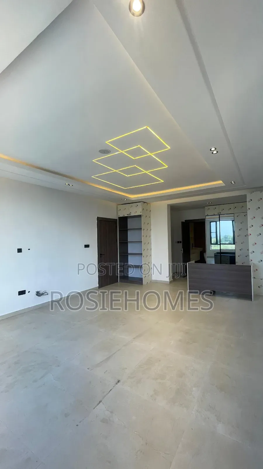 5bdrm Duplex in Osapa London for sale