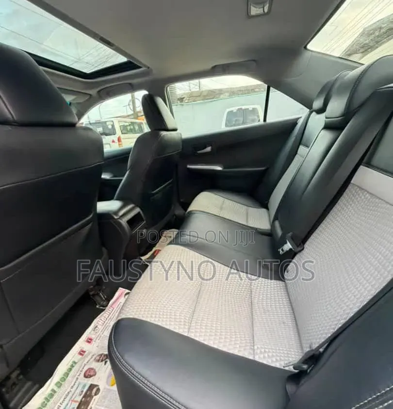 Toyota Camry SE 4dr Sedan (2.5L 4cyl 6A) 2013 White