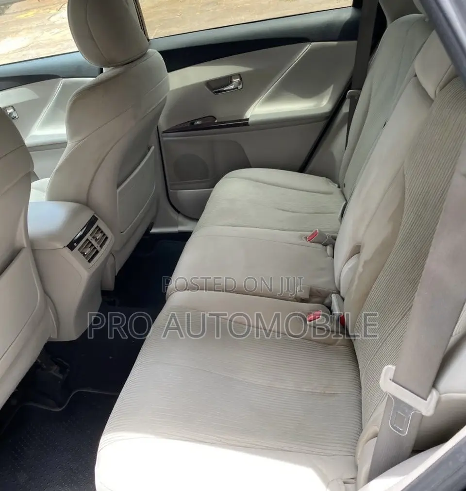 Toyota Venza LE 2011 Black