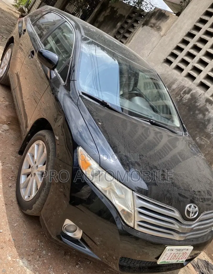 Toyota Venza LE 2011 Black