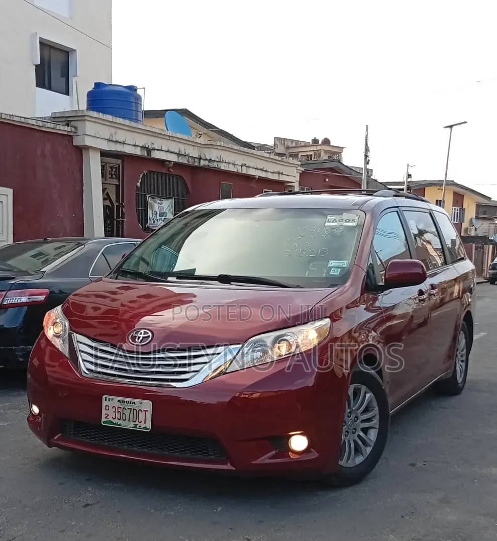 Toyota Sienna XLE 7 Passenger Mobility 2012 Red