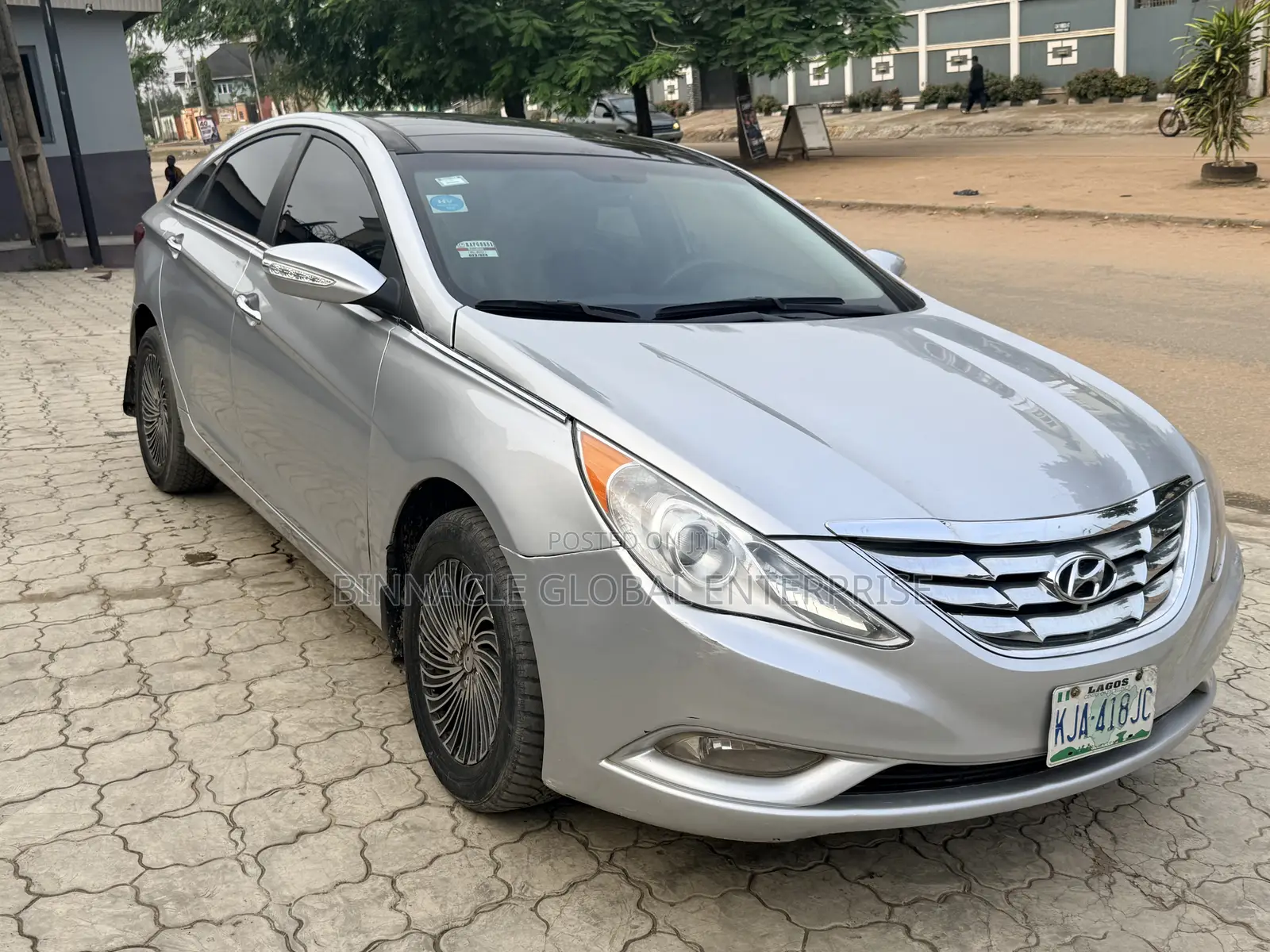 Hyundai Sonata GLS Sedan FWD (2.4L 4cyl 6A) 2011 Silver