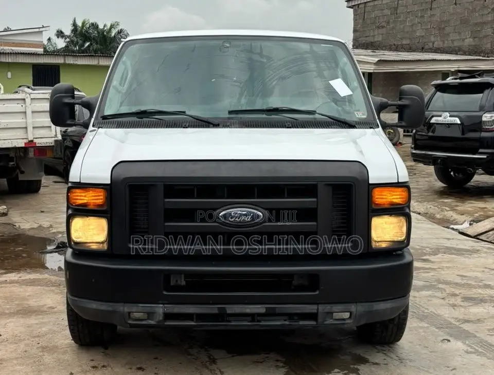 Ford E-150 2011 White