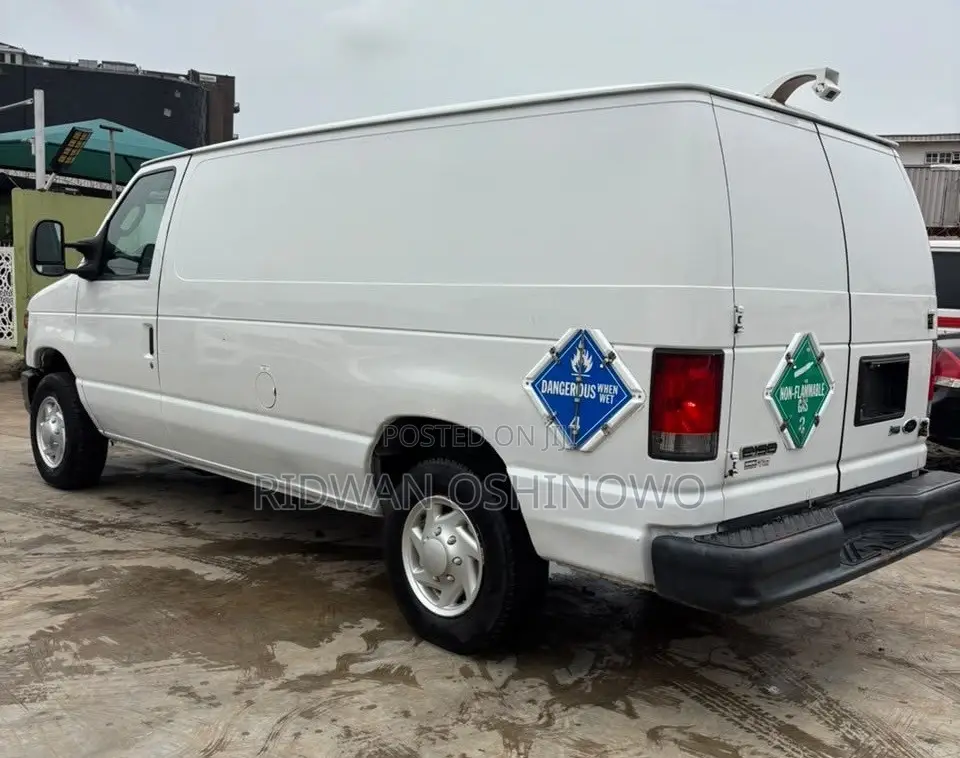 Ford E-150 2011 White