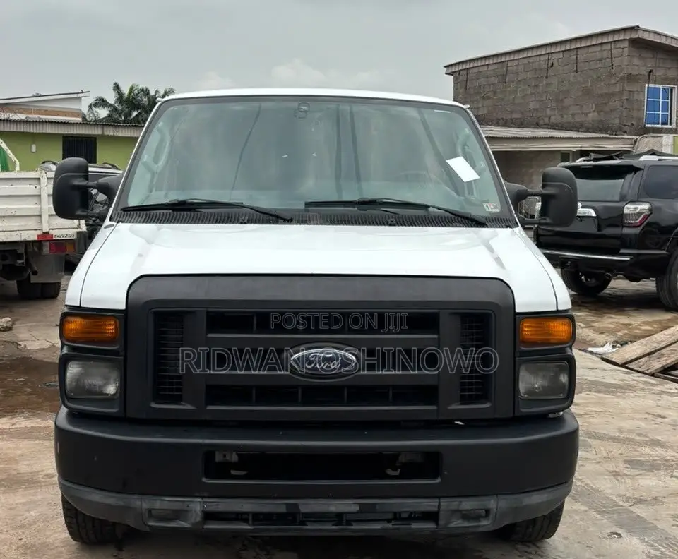 Ford E-150 2011 White