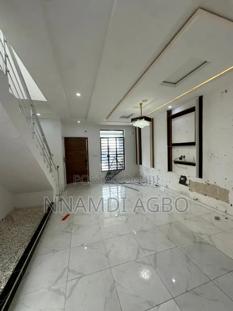 3bdrm Duplex in Ikota for rent