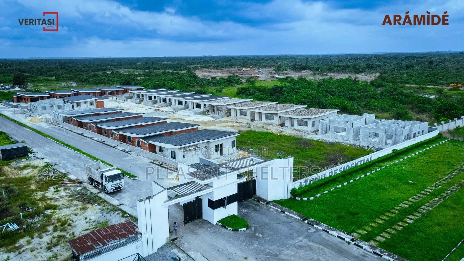 3bdrm Bungalow in Aramide Bungalow, Lekki Expressway for sale