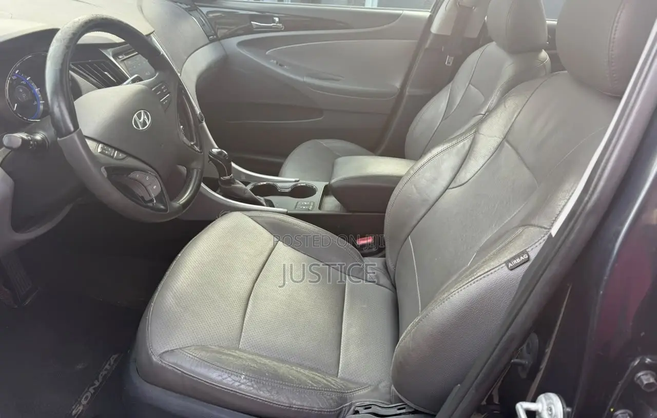 Hyundai Sonata Limited 2.0T Sedan (2.0L 4cyl 6A) 2013 Blue