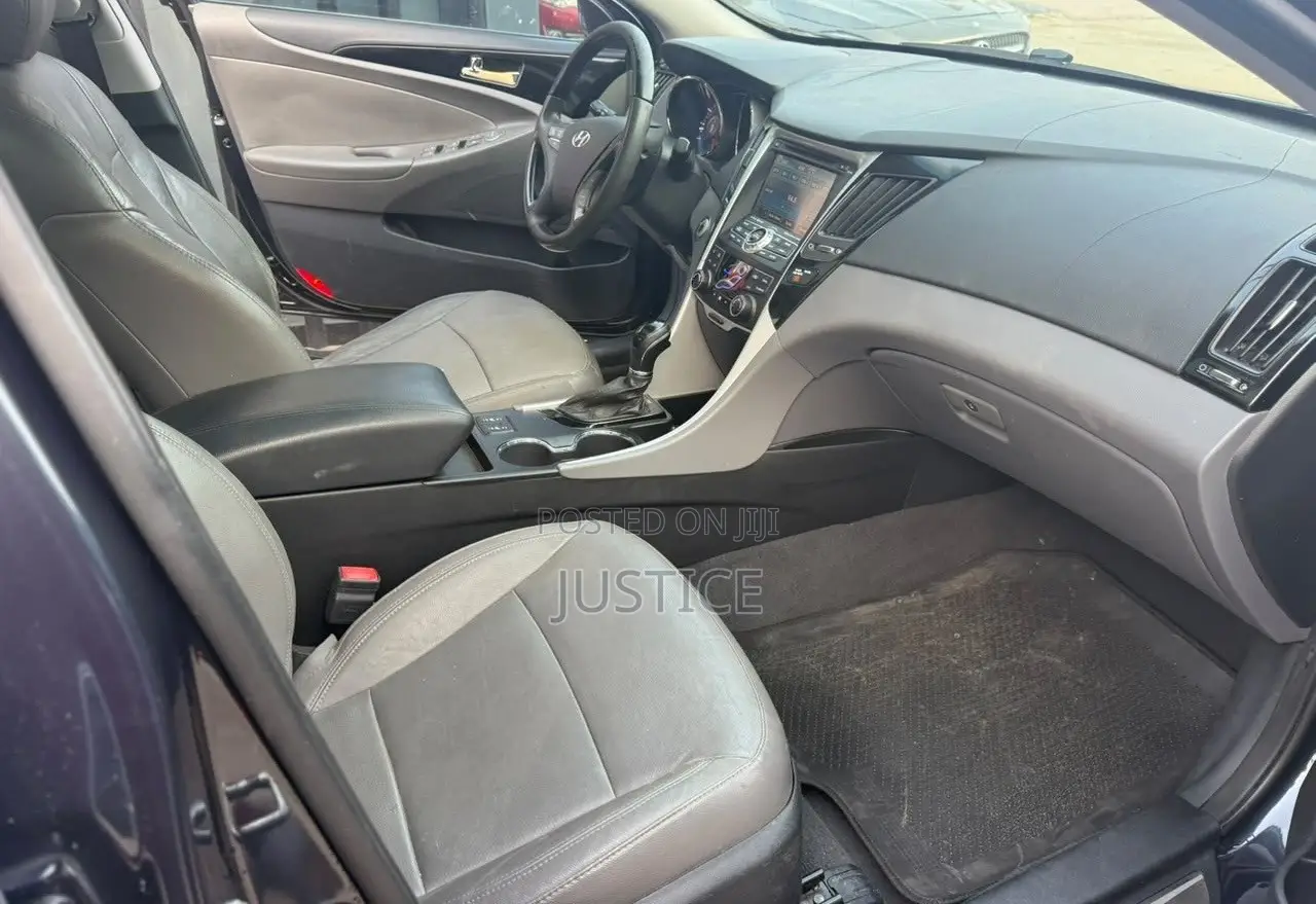 Hyundai Sonata Limited 2.0T Sedan (2.0L 4cyl 6A) 2013 Blue