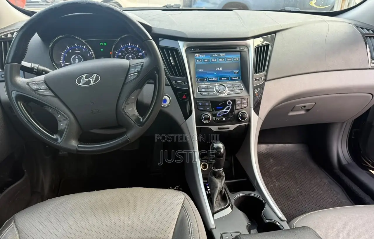 Hyundai Sonata Limited 2.0T Sedan (2.0L 4cyl 6A) 2013 Blue