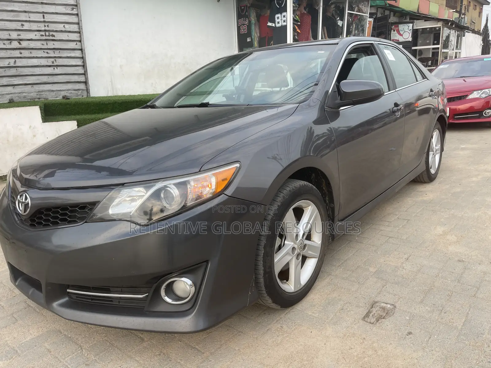 Toyota Camry SE 4dr Sedan (2.5L 4cyl 6A) 2012 Gray