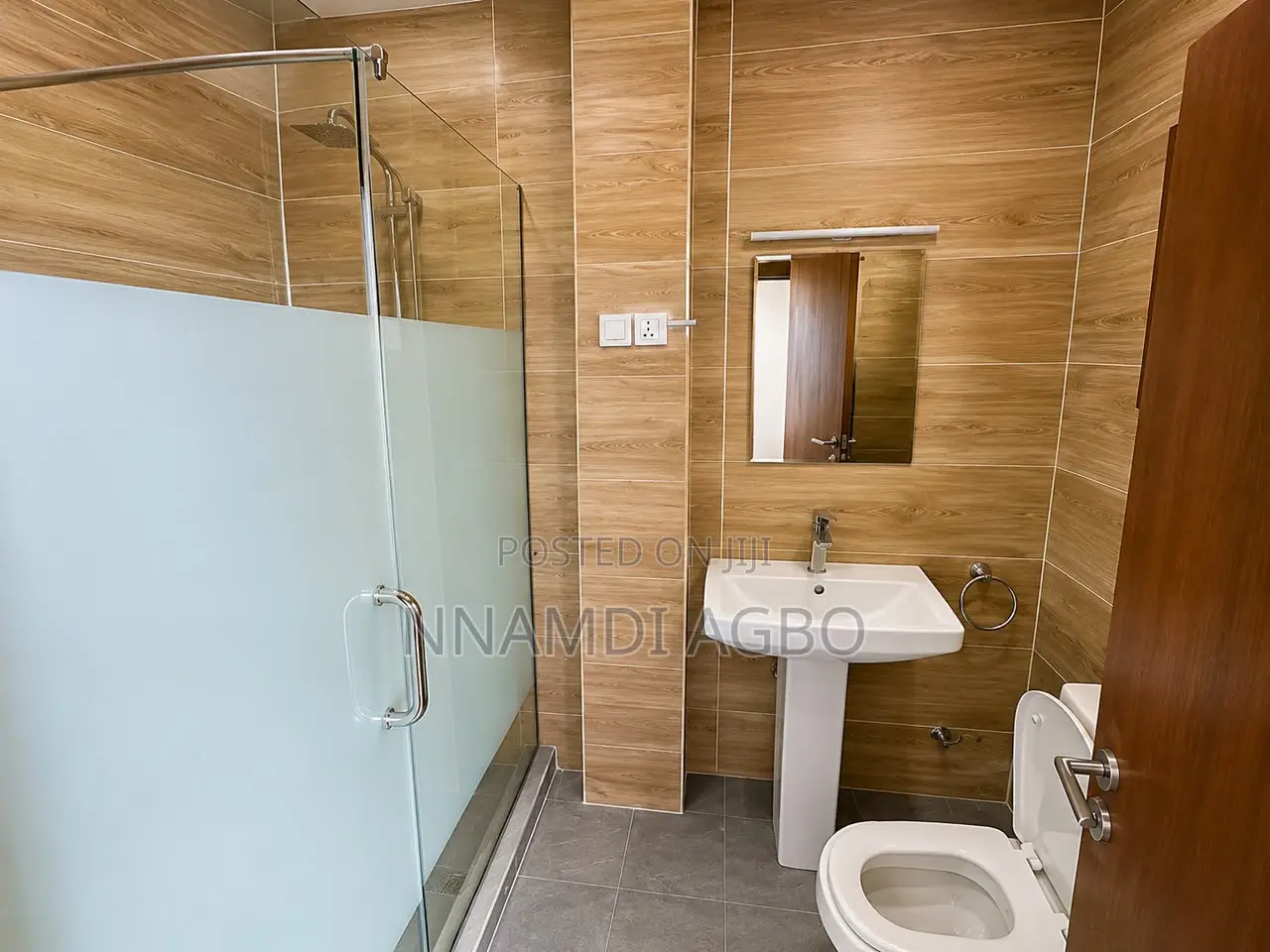 3bdrm Apartment in Ogombo for rent