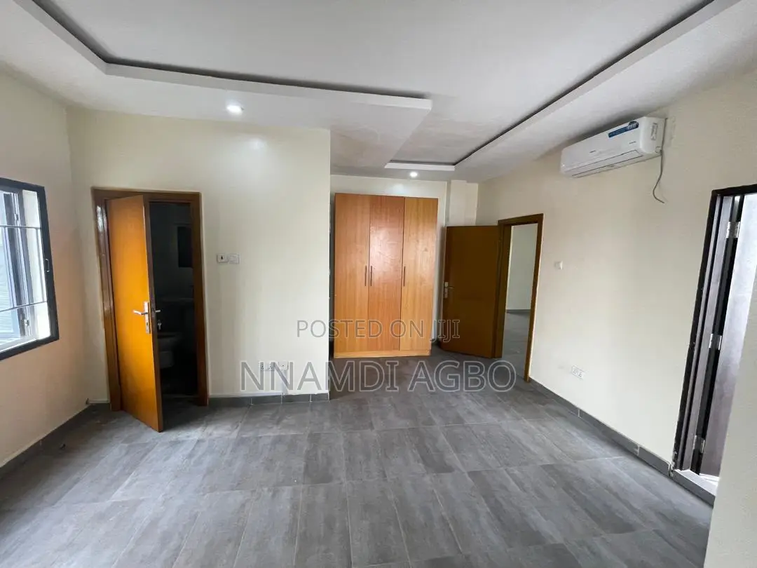 3bdrm Apartment in Ogombo for rent