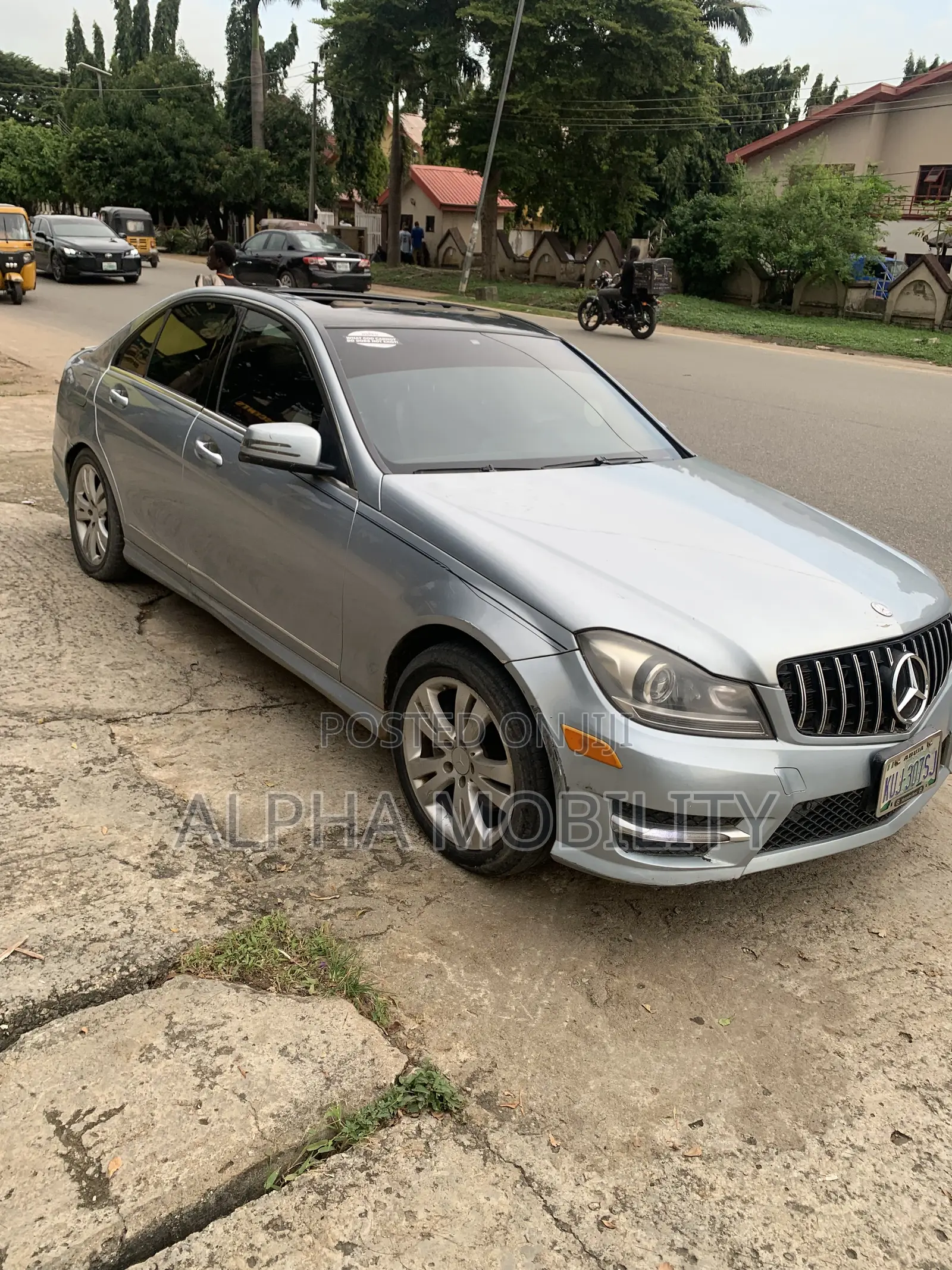 Mercedes-Benz C300 2013 Blue