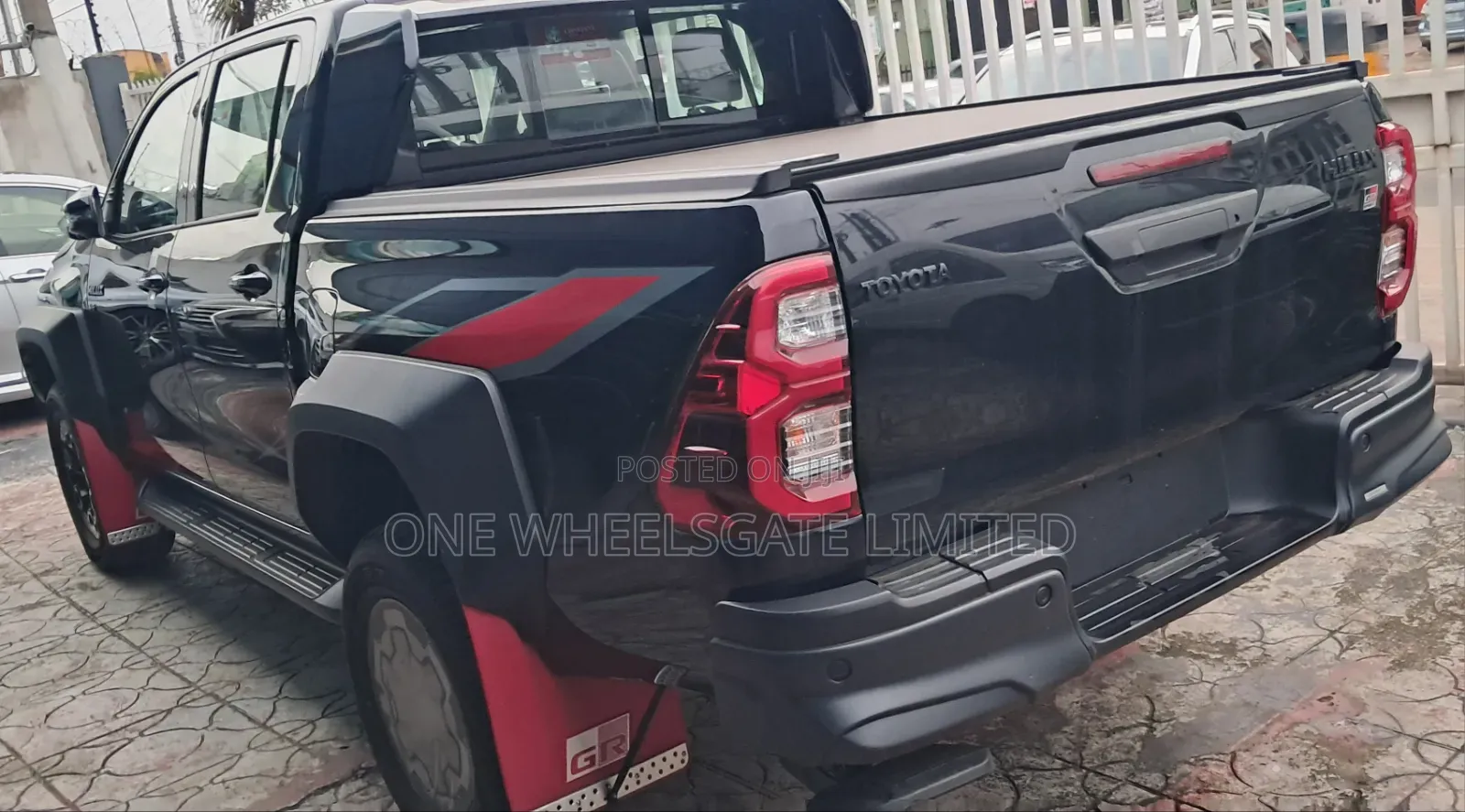 New Toyota Hilux 2025 Black